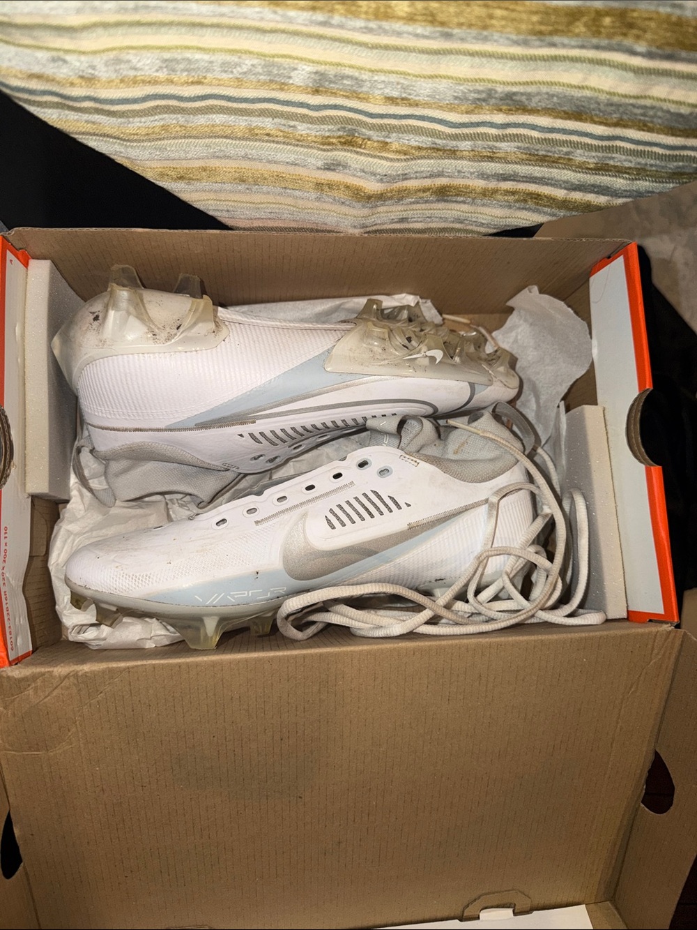 Nike White and Light Gray Baseball Cleats